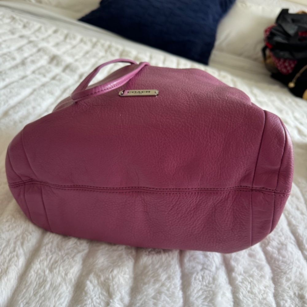 Handbag - Picture 3 of 3